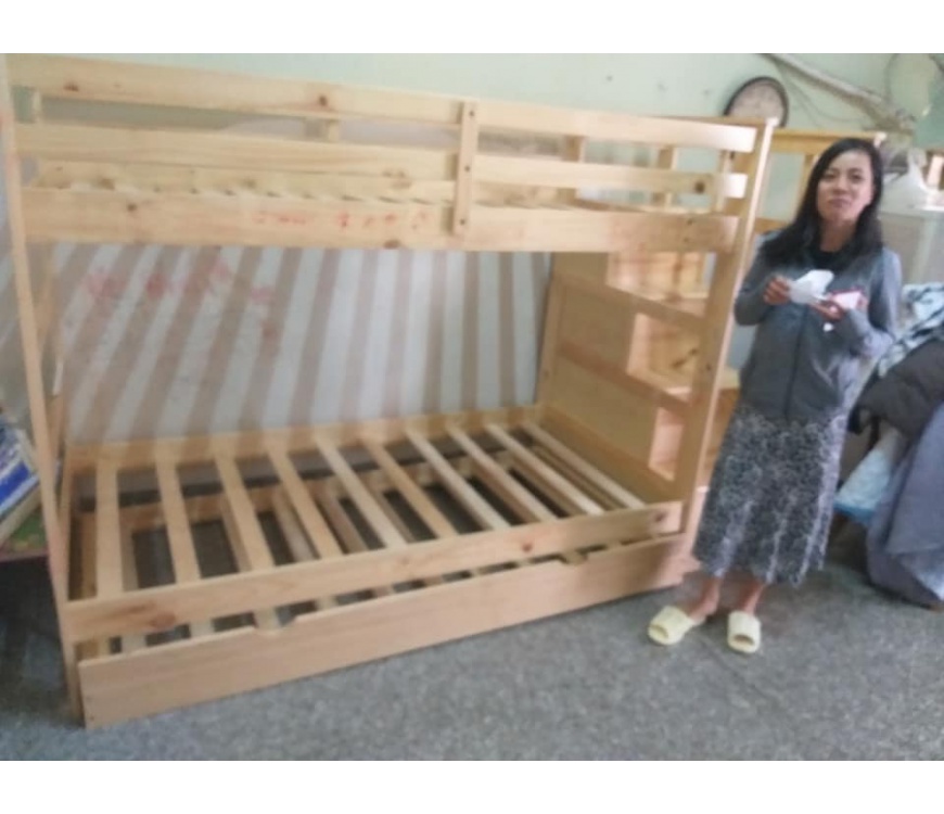 Giường 3 tầng chất liệu gỗ
