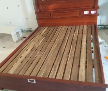 Giường gỗ 1m6 x 2m