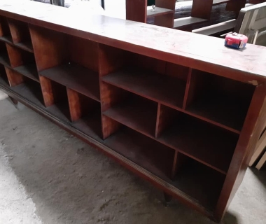 Kệ đứng để sách báo