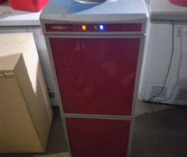 Máy nước nóng lạnh