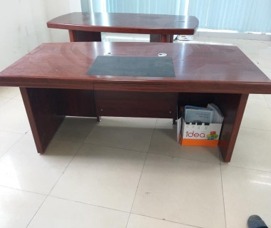 Thanh lý bàn giám đốc